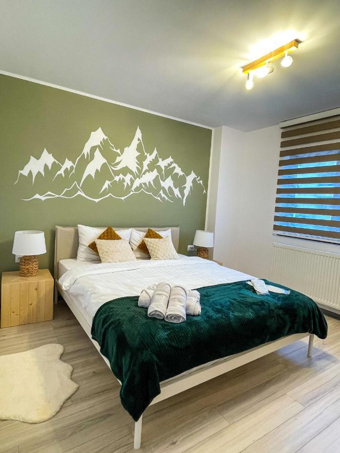 Tudor'S Mountain Retreat Campina Bagian luar foto