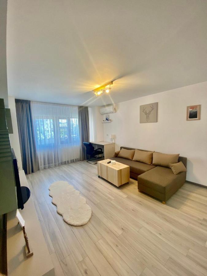 Tudor'S Mountain Retreat Campina Bagian luar foto